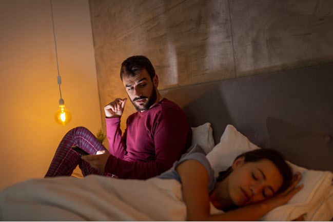 10 sinais que meu marido est&aacute; conversando com outra mulher