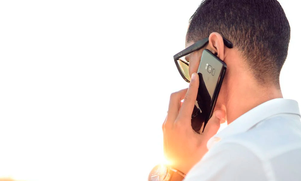 O que fazer se seu celular est&aacute; sendo monitorado