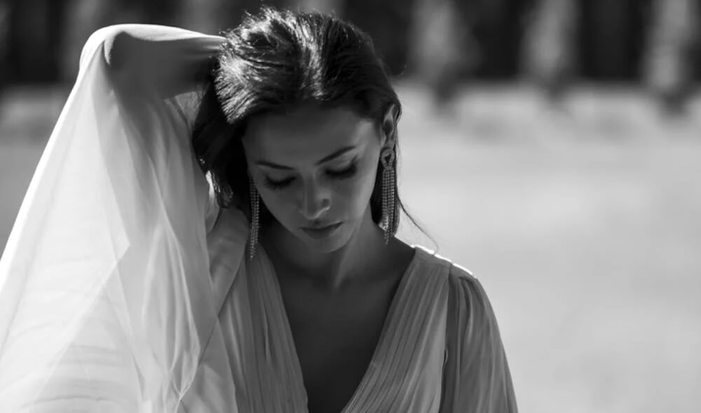 Signs of a Guilty Woman