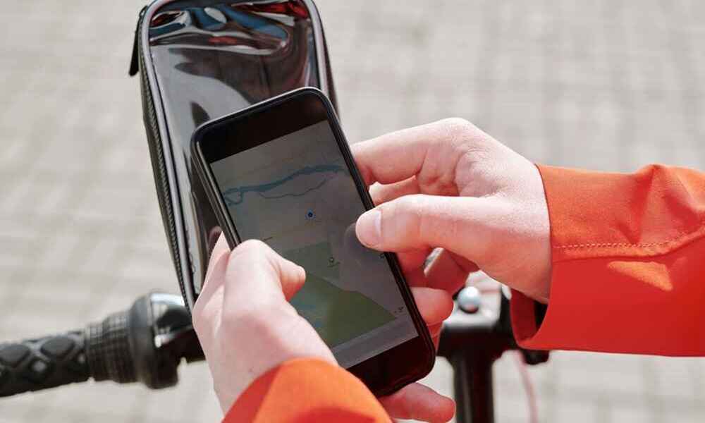 10 Best & Reviewed GPS Trackers for Phone