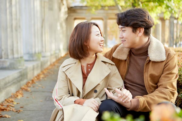 浮気女の特徴： 浮気女の行動と心理とは？