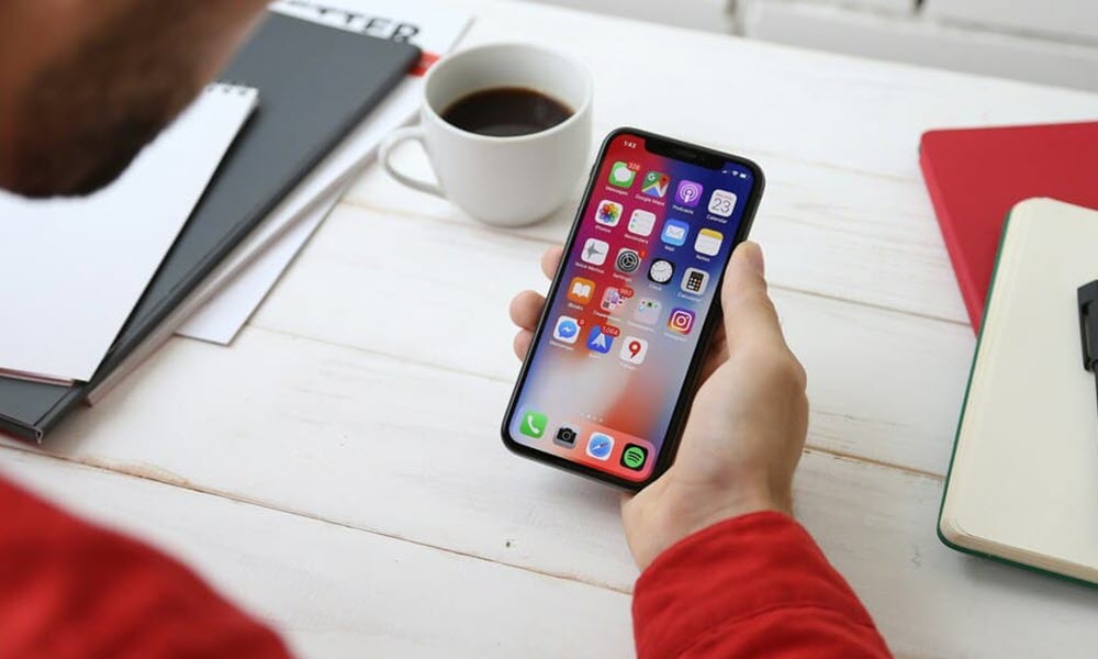 彼女のラインを見る方法とは？アプリやスマホの機能について